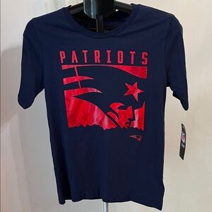 NWT NFL Youth L Patriots Short Sleeve Navy and Red Tee